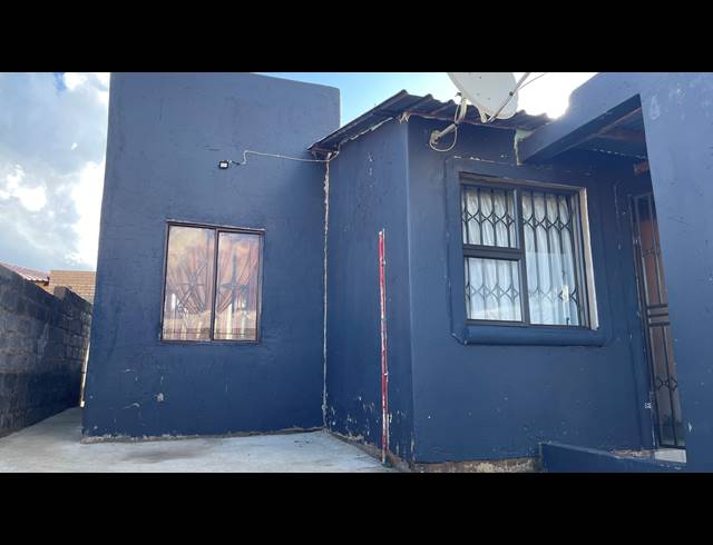 2 BEDROOM HOUSE FOR SALE IN GELUKSDAL
